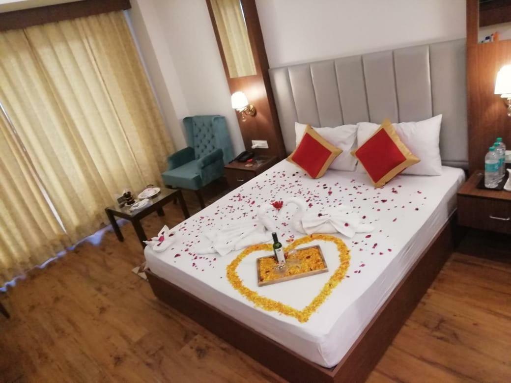 The Laurent And Banon Resorts Manāli Buitenkant foto
